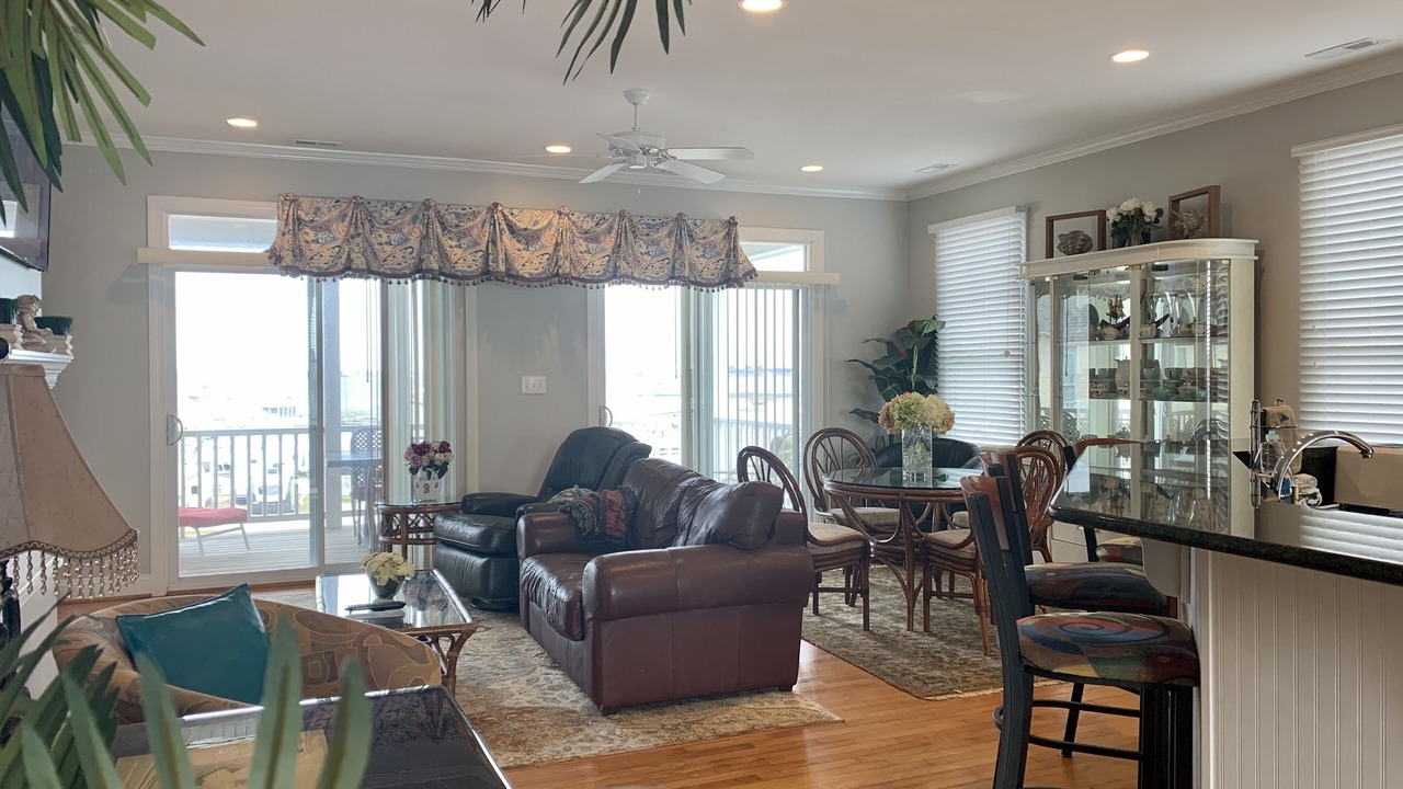 Photo of Livingroom in Atlantic Beach