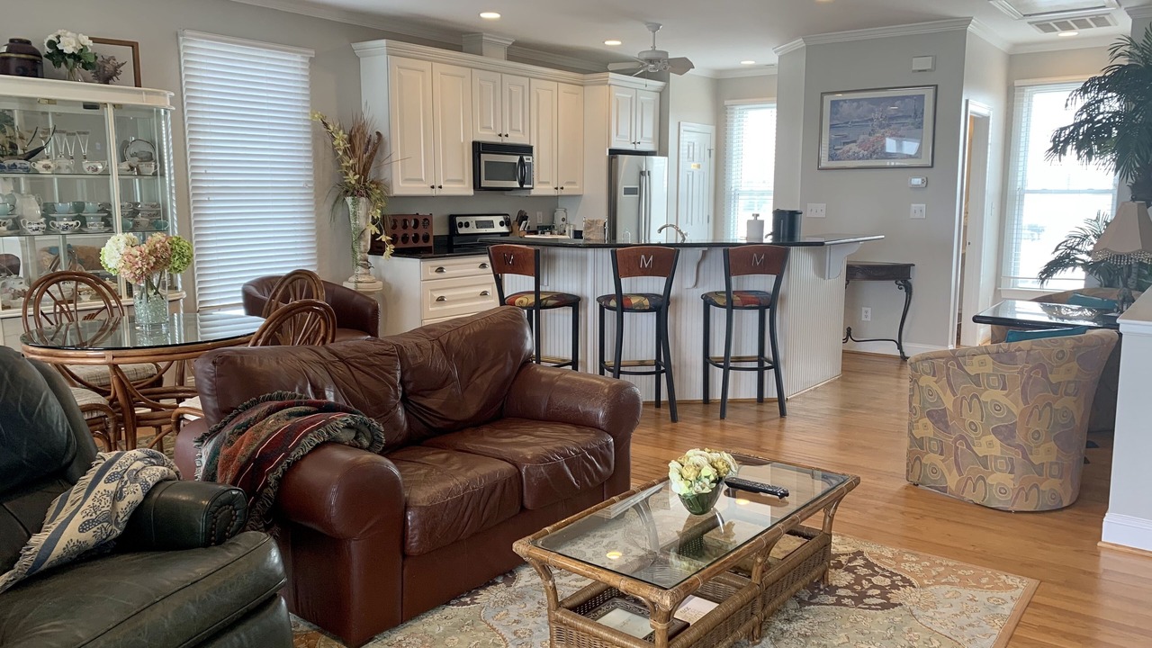 Photo of Livingroom in Atlantic Beach
