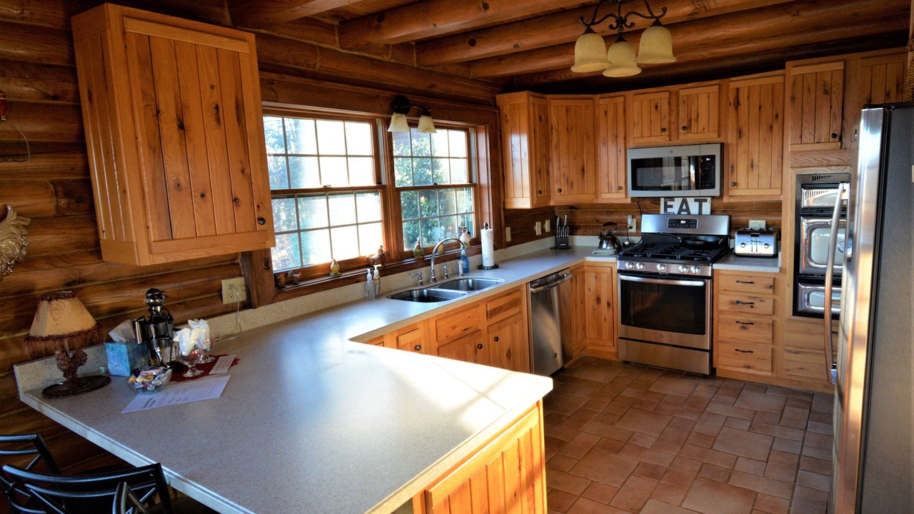 Photo of Kitchen in Saluda
