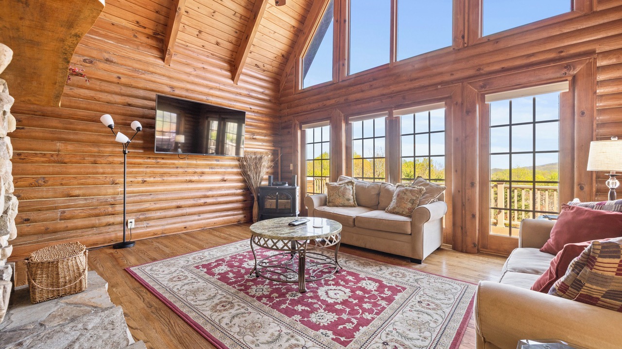 Photo of Livingroom in Saluda