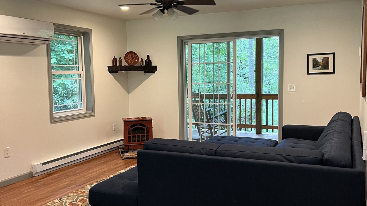 Photo of Livingroom in Plumtree