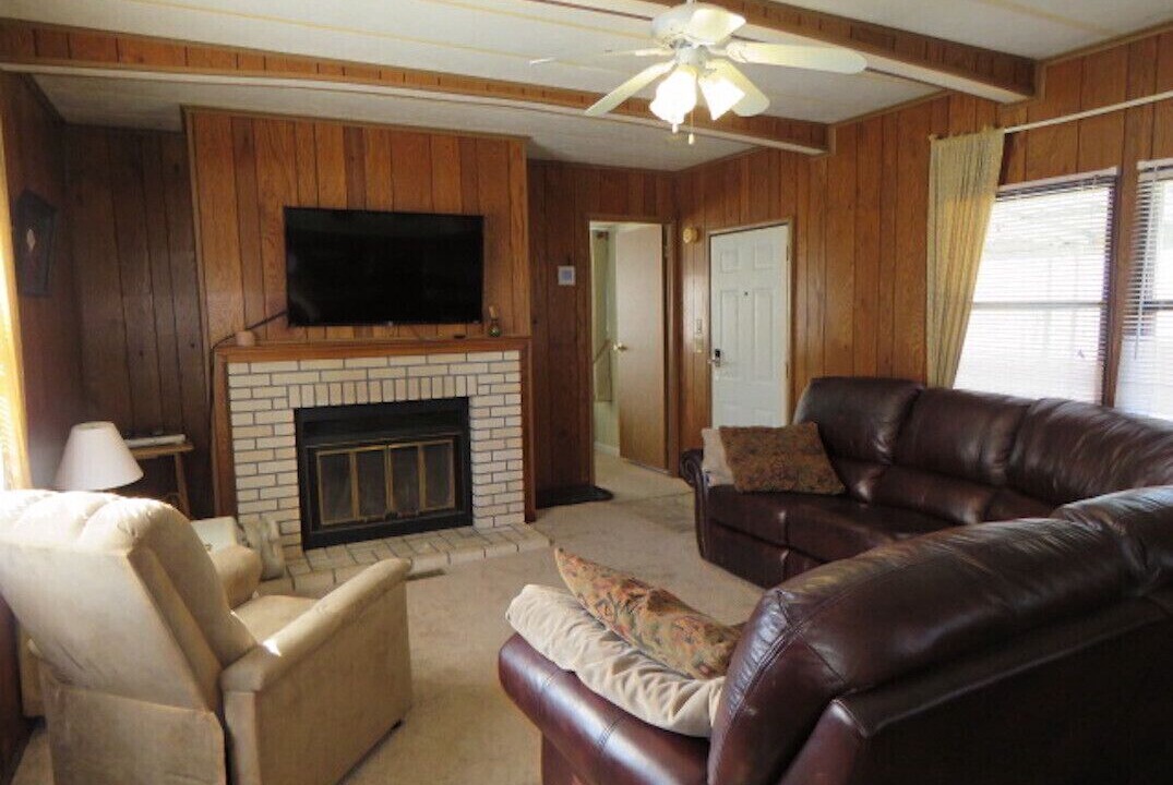Photo of Livingroom in Weaverville