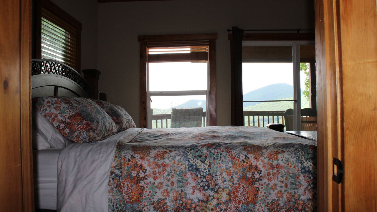 Photo of Bedroom in Cullowhee
