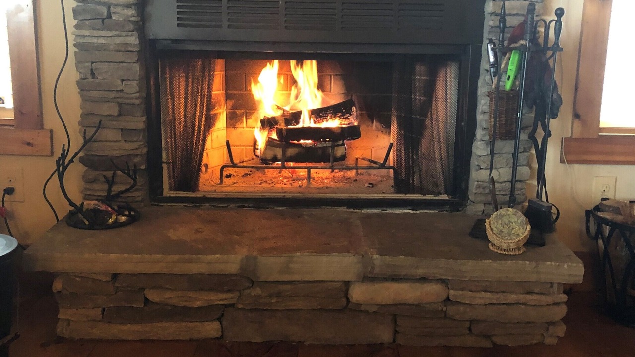 Photo of Livingroom in Cullowhee