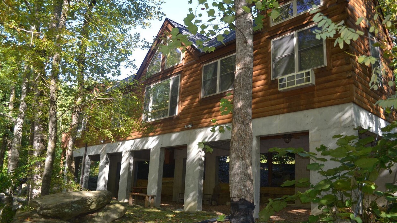 Photo of Bedroom in Chimney Rock