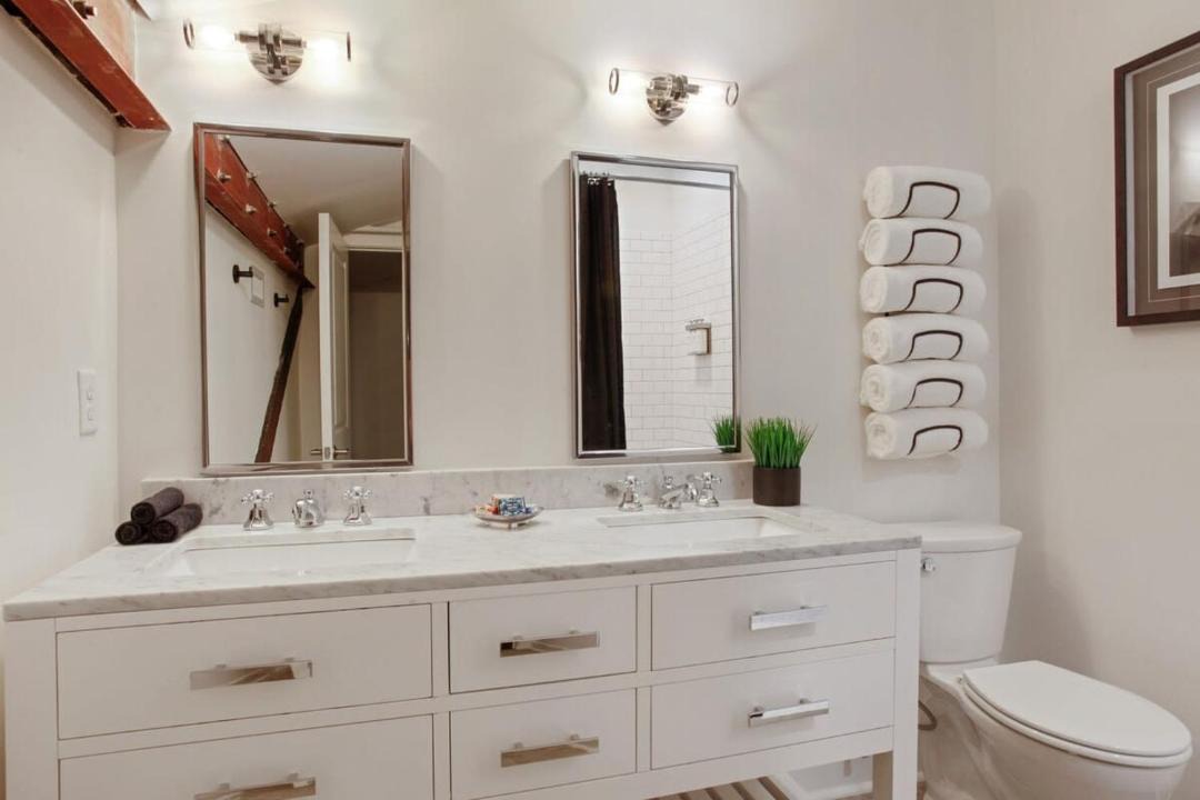 Photo of Bathroom in Historic District - North