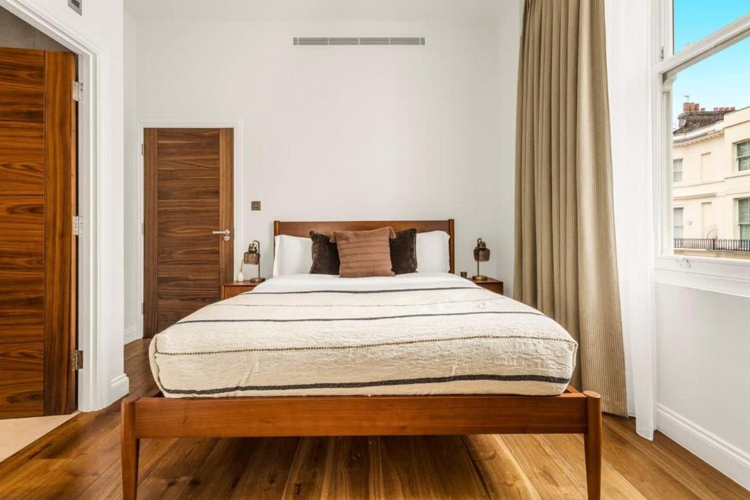 Photo of Bedroom in Royal Borough of Kensington and Chelsea
