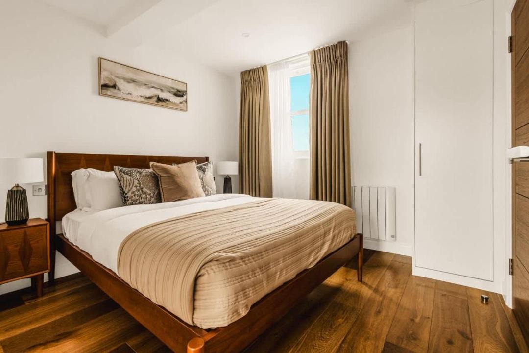 Photo of Bedroom in Royal Borough of Kensington and Chelsea