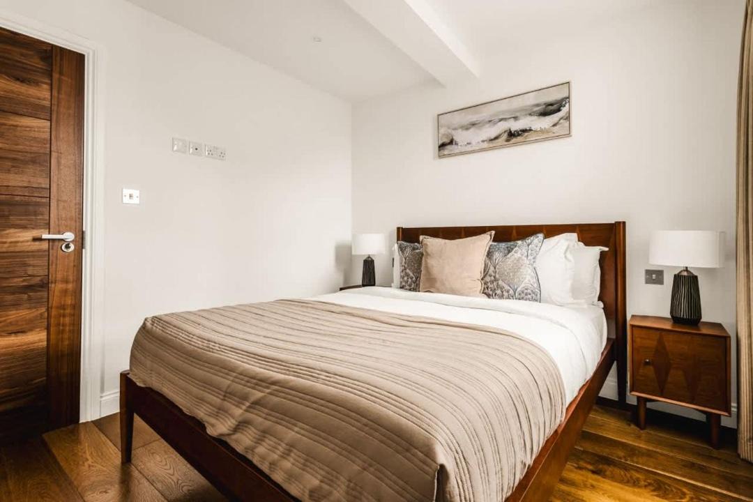 Photo of Bedroom in Royal Borough of Kensington and Chelsea