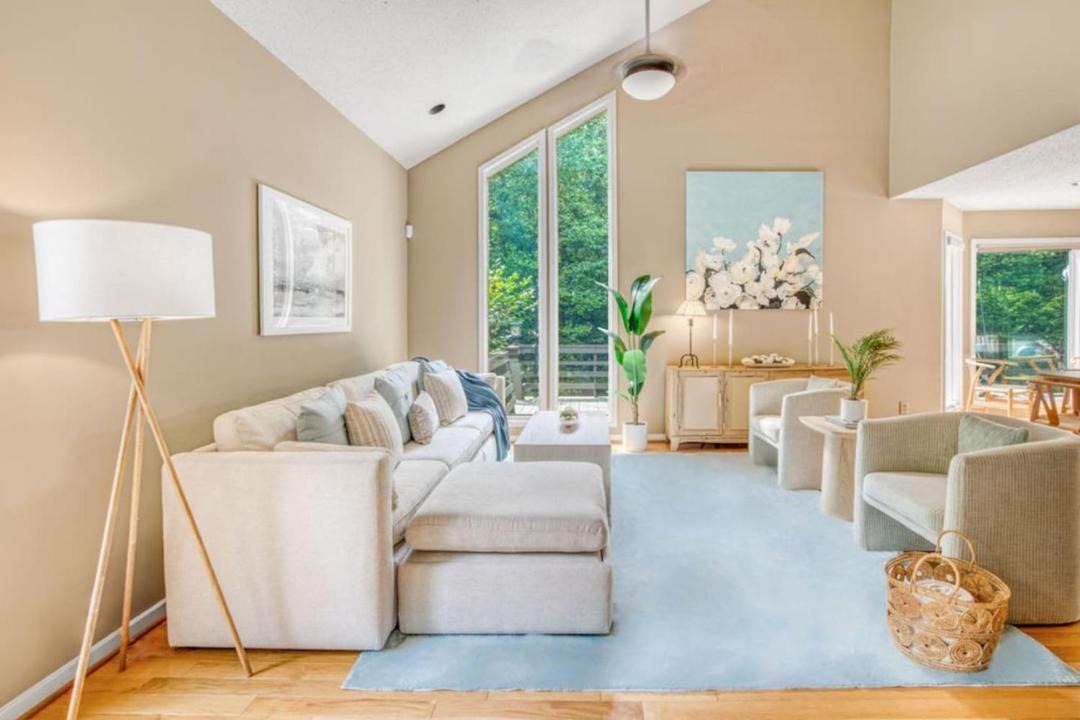 Photo of Livingroom in Jamestown