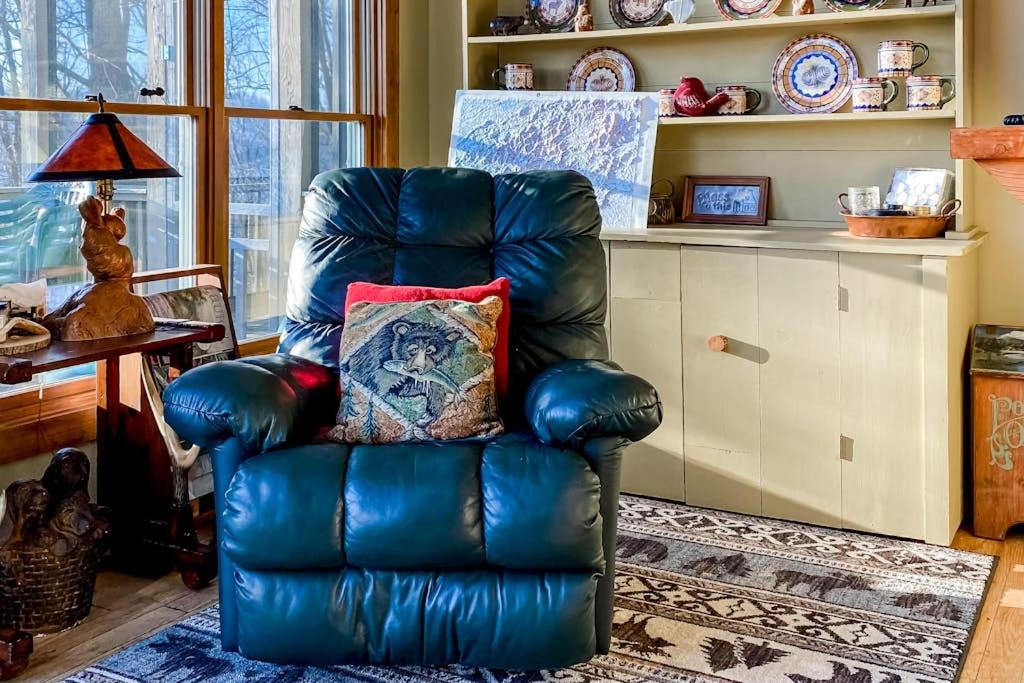Photo of Livingroom in Cullowhee