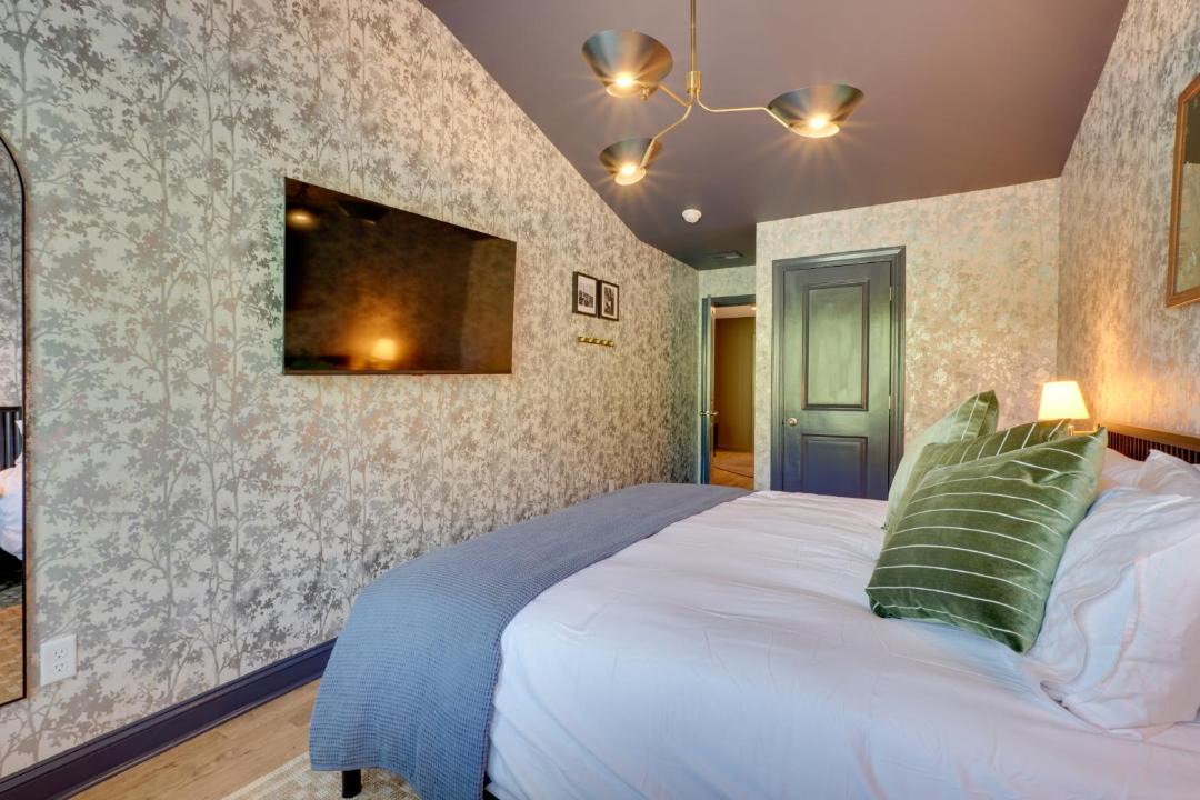 Photo of Bedroom in Greenwood