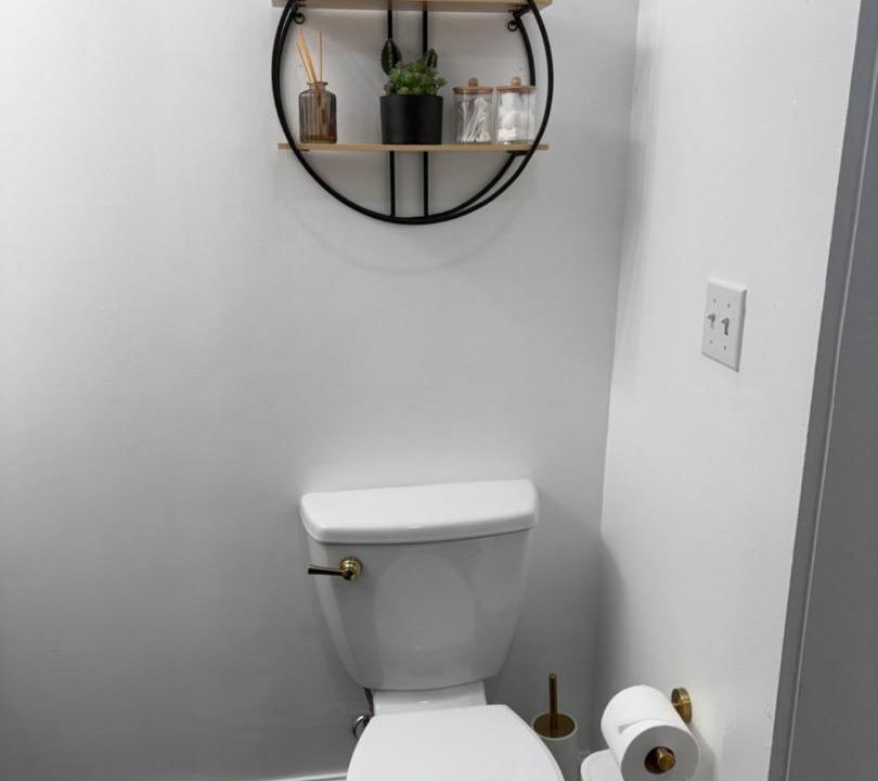 Photo of Bathroom in Crisp