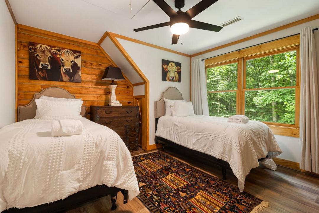 Photo of Bedroom in Cullowhee