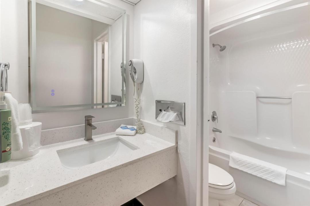 Photo of Bathroom in Murray