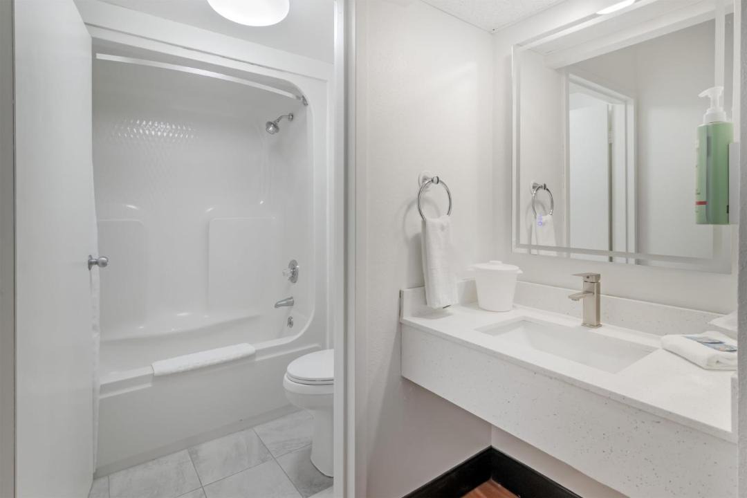 Photo of Bathroom in Murray