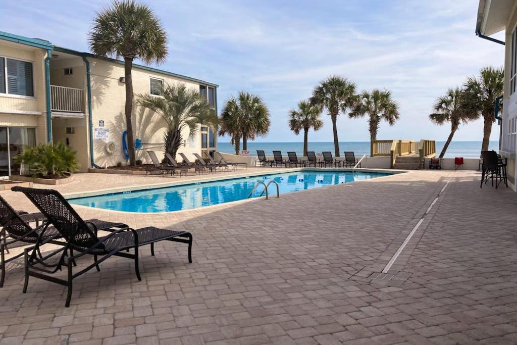 Photo of Patio Balcony in Litchfield by the Sea