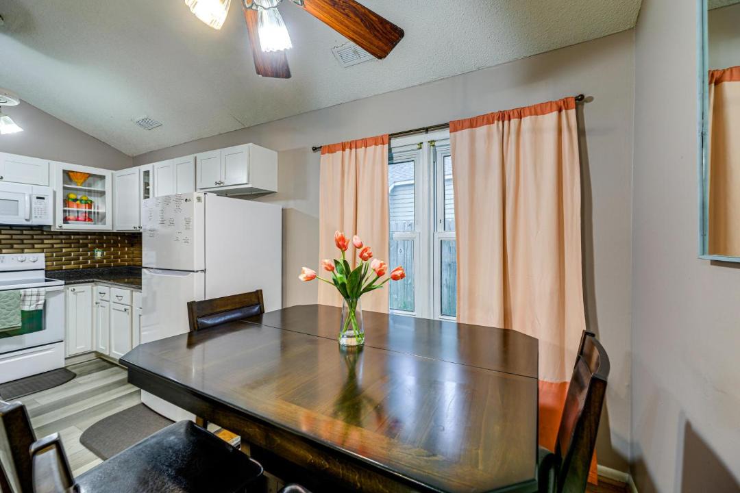Photo of Kitchen in Piney Green