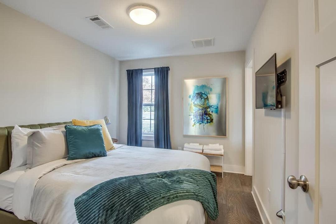 Photo of Bedroom in Historic Waverly