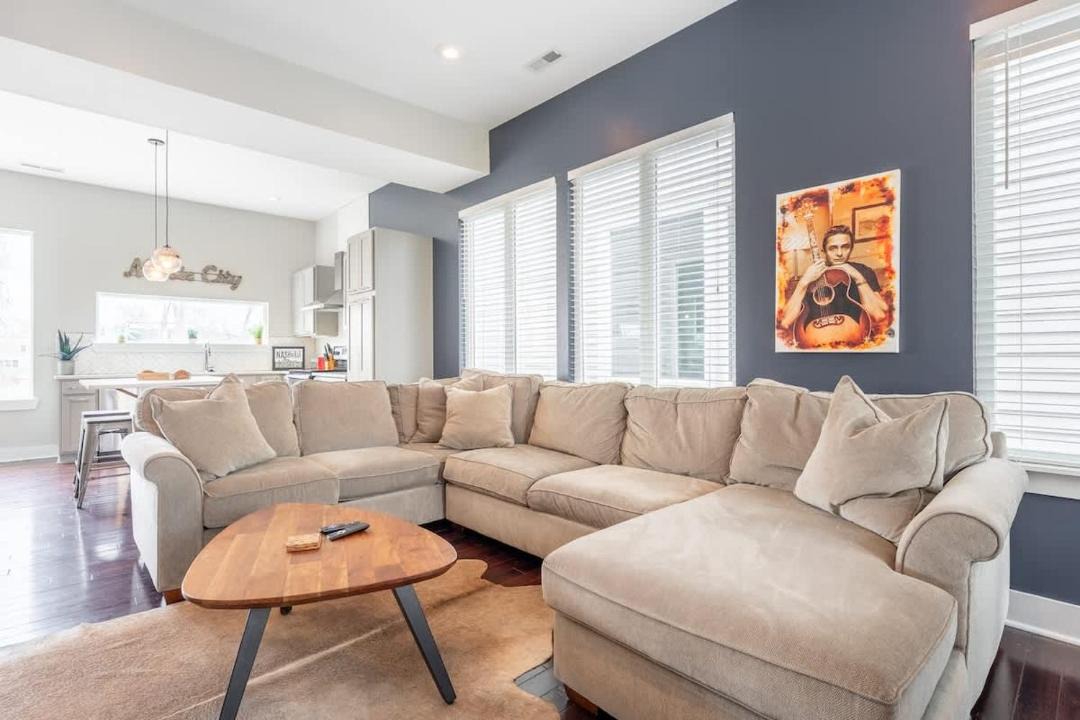 Photo of Livingroom in Chestnut Hill