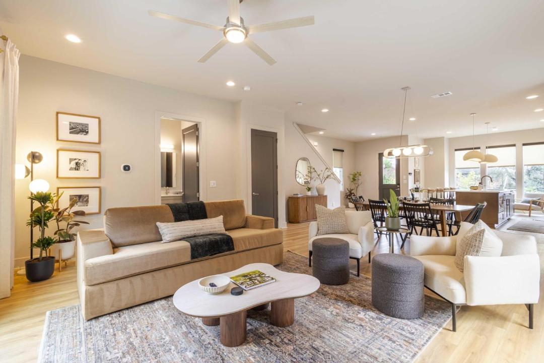 Photo of Livingroom in Historic Edgefield