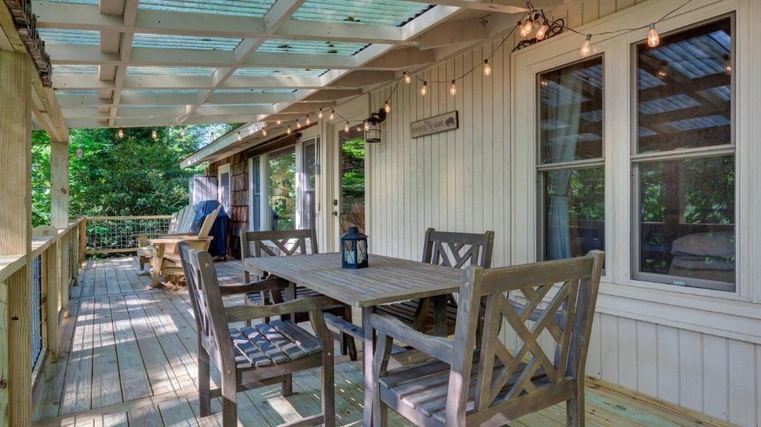 Photo of Patio Balcony in Mirror Lake