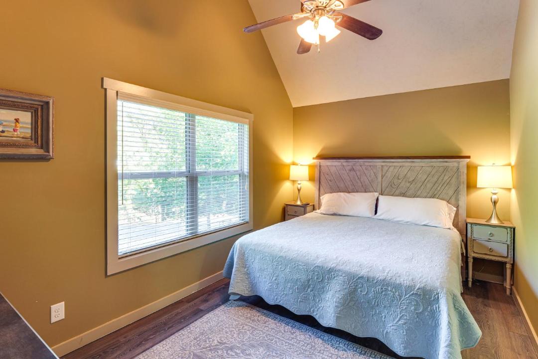 Photo of Bedroom in Smithville