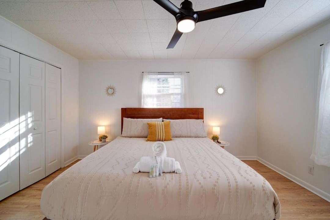 Photo of Bedroom in Belmont Historic District