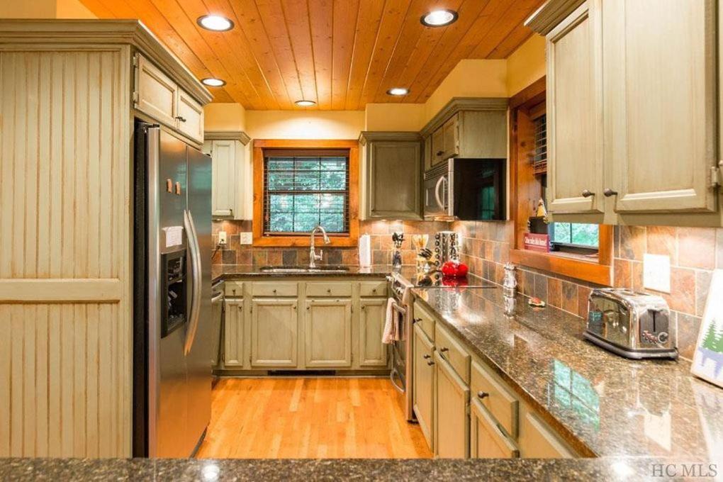 Photo of Kitchen in Mirror Lake