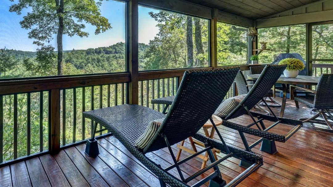 Photo of Patio Balcony in Mirror Lake