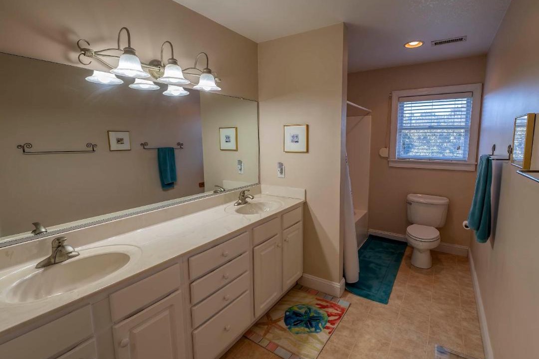 Photo of Bathroom in Sunset Village