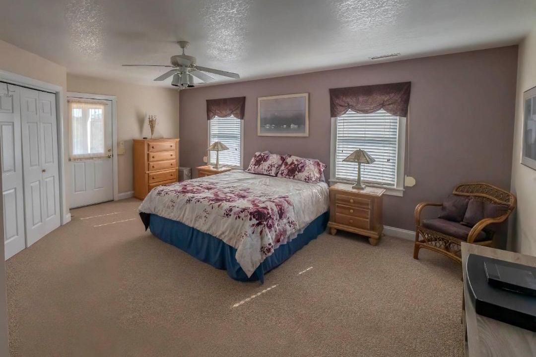 Photo of Bedroom in Sunset Village