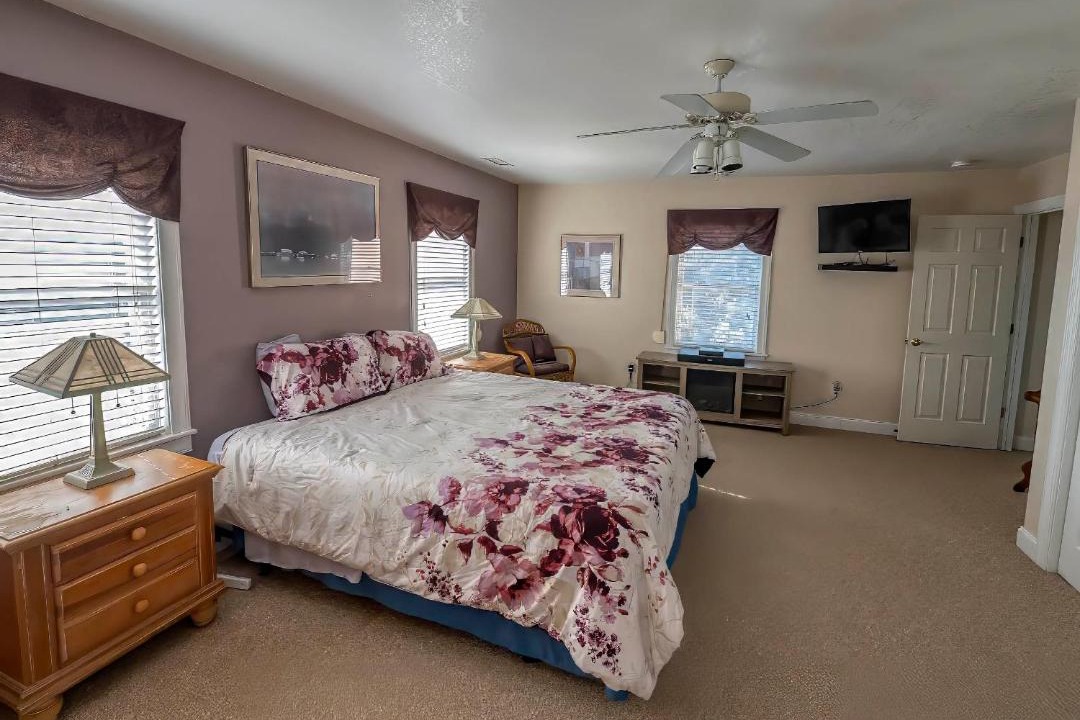 Photo of Bedroom in Sunset Village