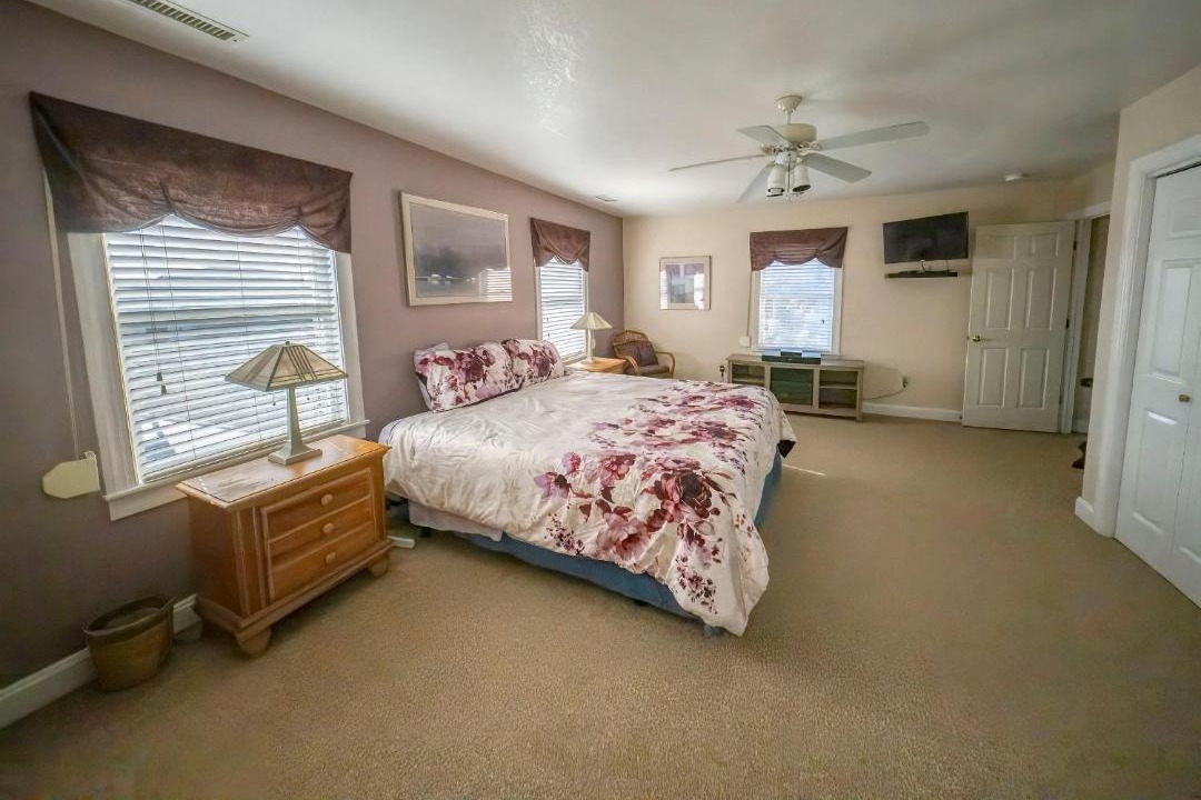 Photo of Bedroom in Sunset Village