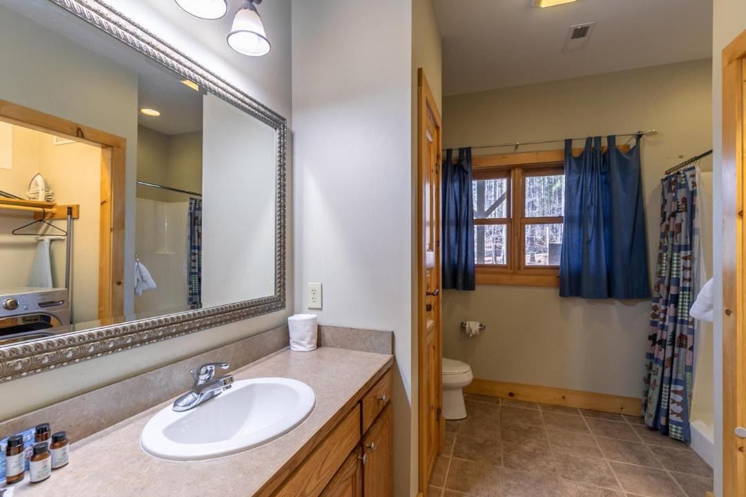 Photo of Bathroom in Hidden Lake