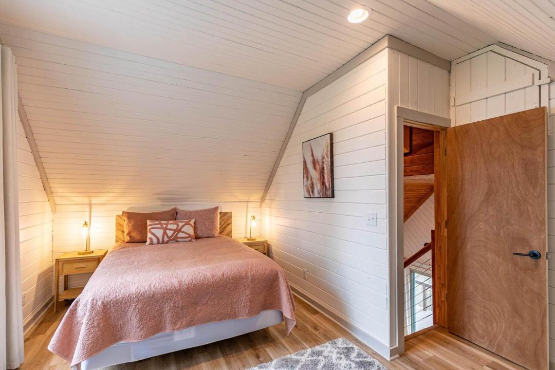 Photo of Bedroom in Apple Ridge