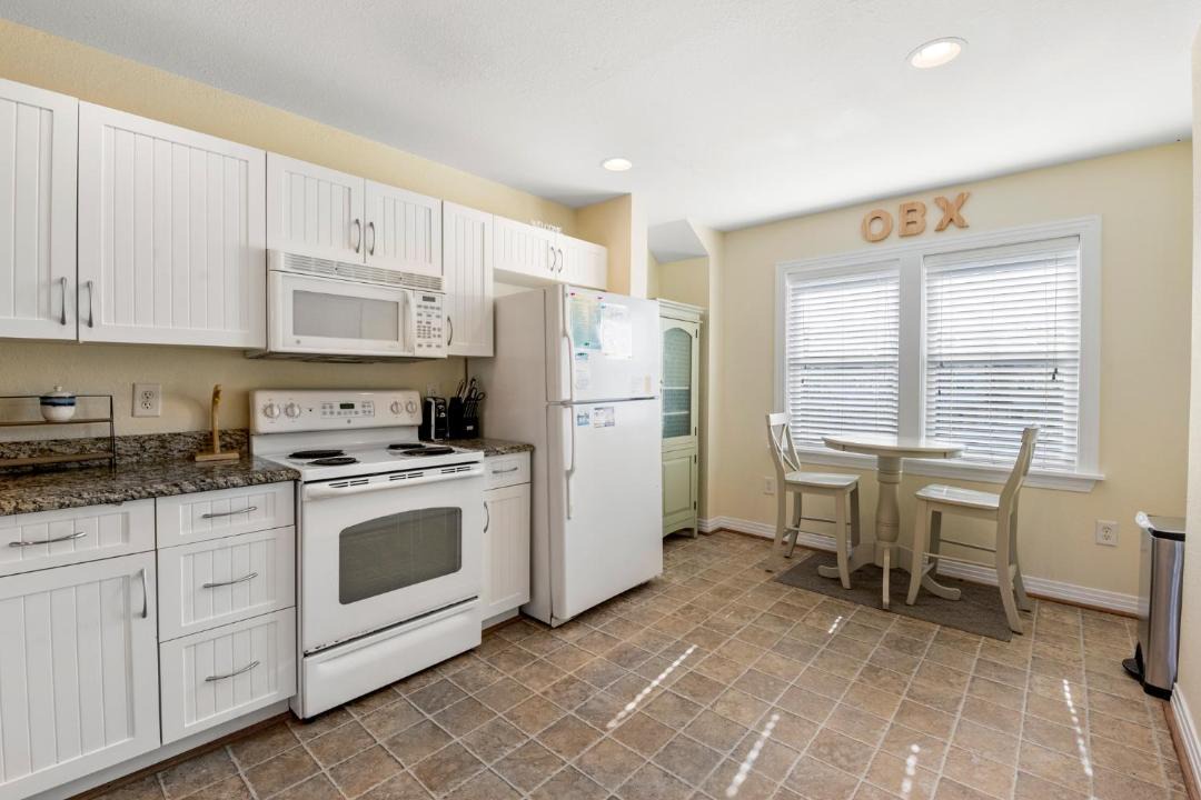 Photo of Kitchen in Bermuda Bay
