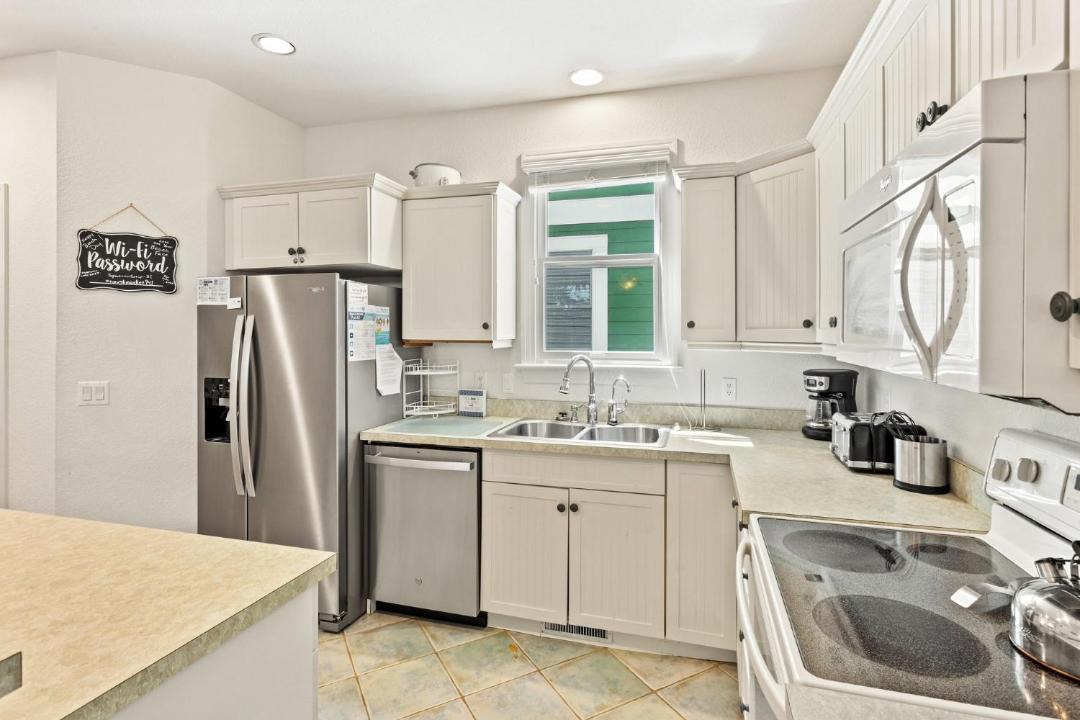 Photo of Kitchen in Bermuda Bay