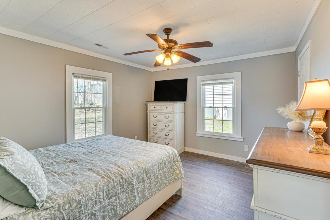 Photo of Bedroom in Roxboro
