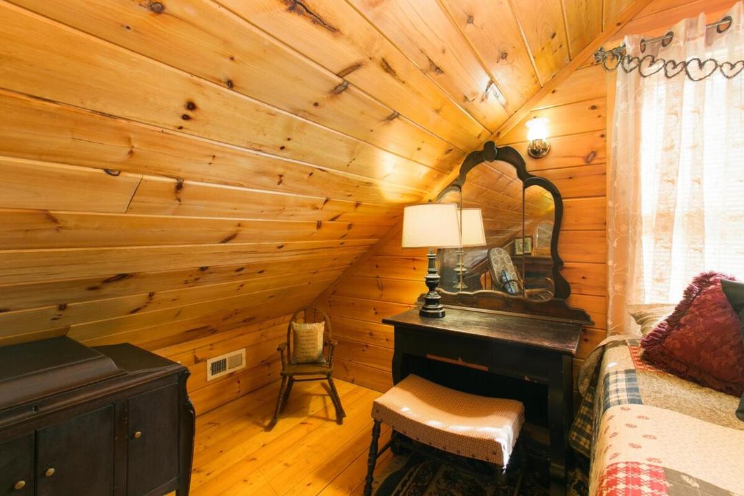 Photo of Bedroom in Asheville