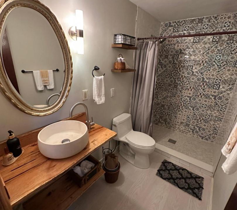 Photo of Bathroom in Unaka