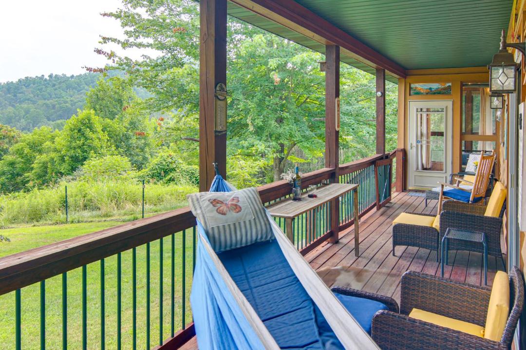 Photo of Patio Balcony in Bakersville