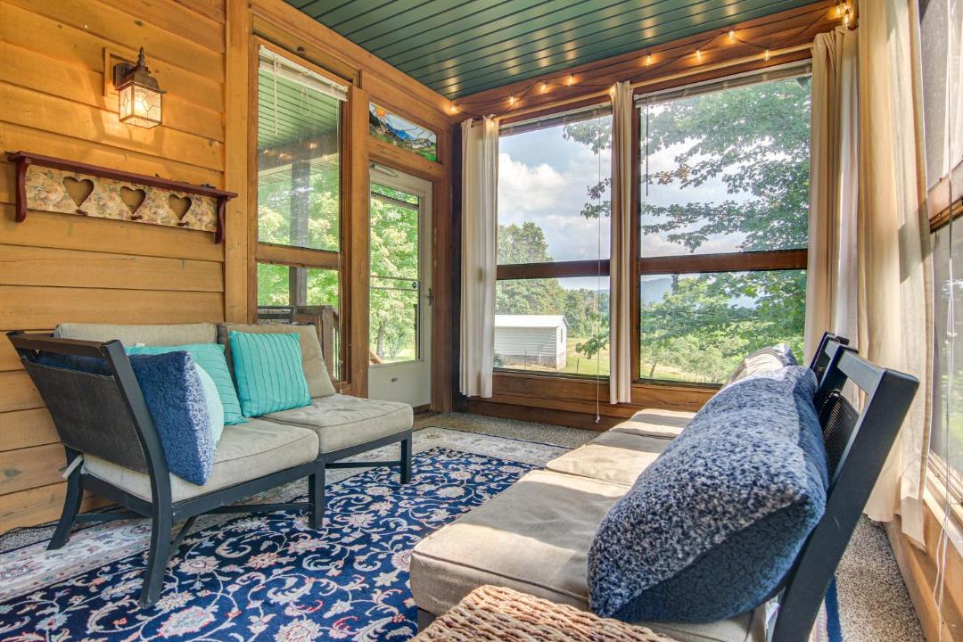Photo of Patio Balcony in Bakersville
