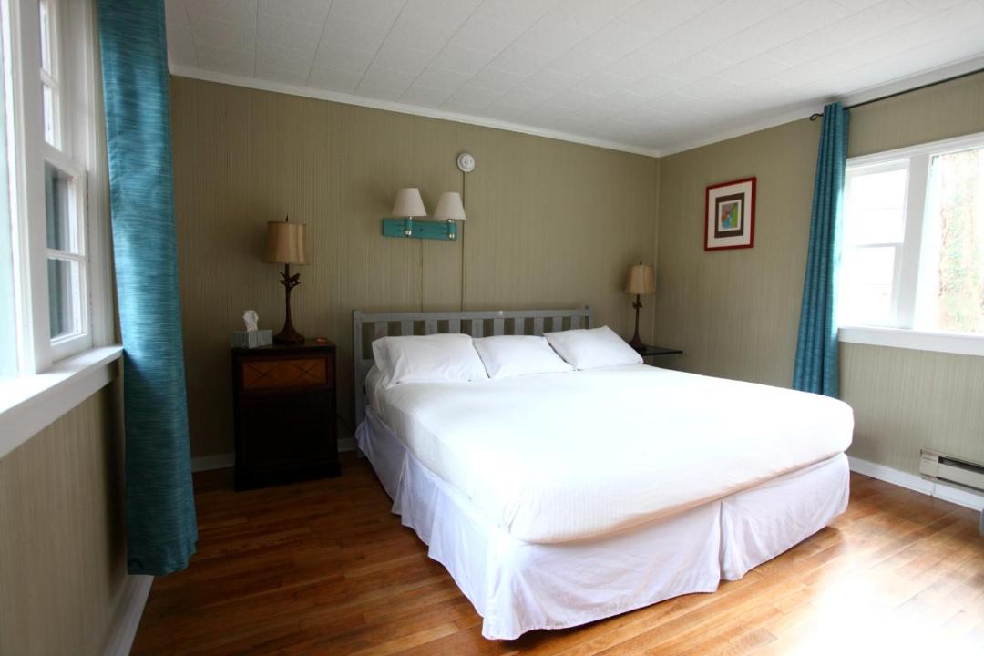 Photo of Bedroom in Woodfin