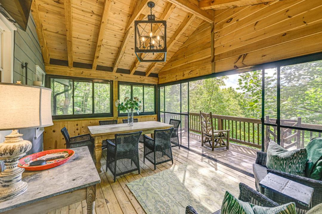 Photo of Patio Balcony in Mirror Lake