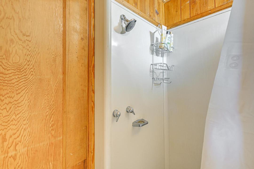Photo of Bathroom in Mirror Lake