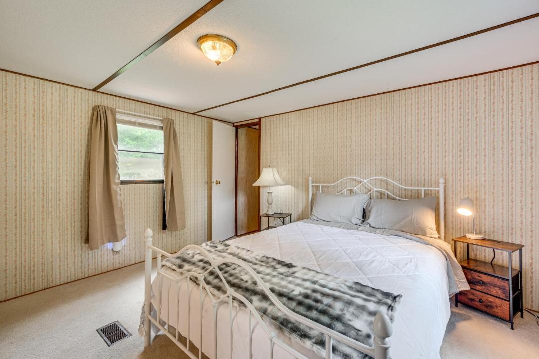Photo of Bedroom in New London