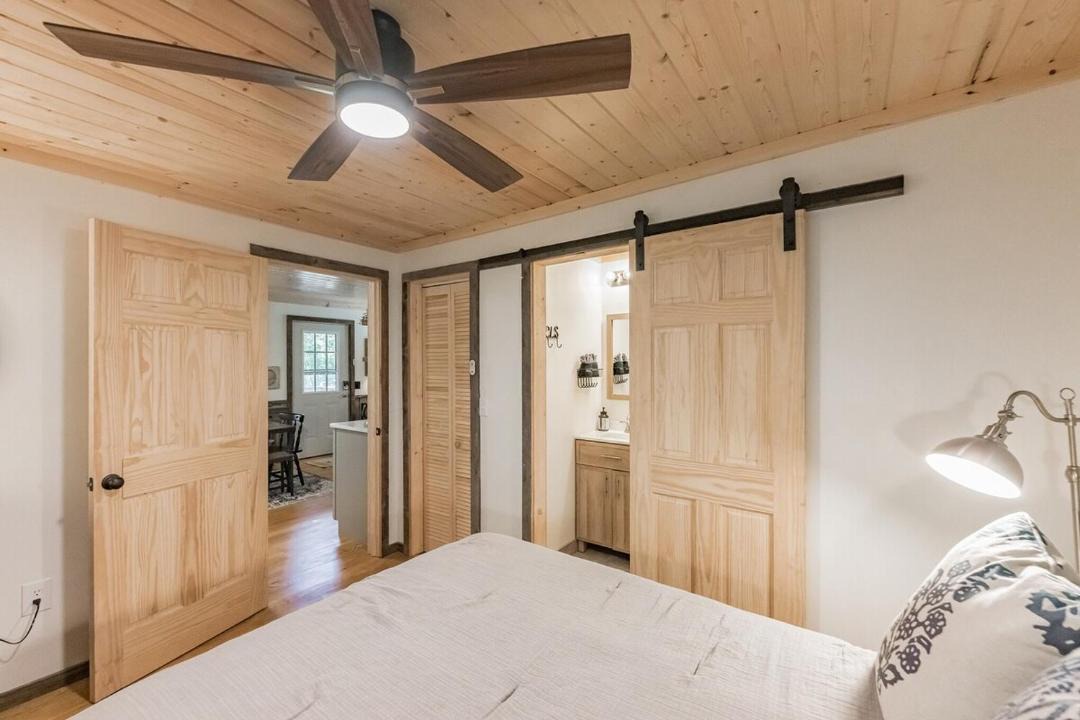 Photo of Bedroom in Cullowhee