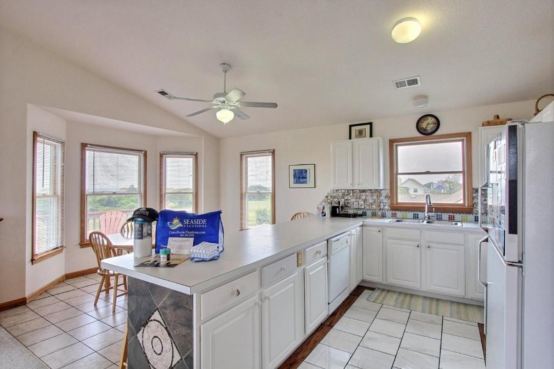 Photo of Kitchen in Sea Scape