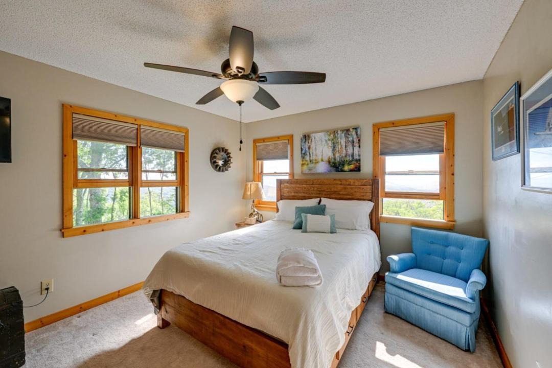 Photo of Bedroom in Cullowhee